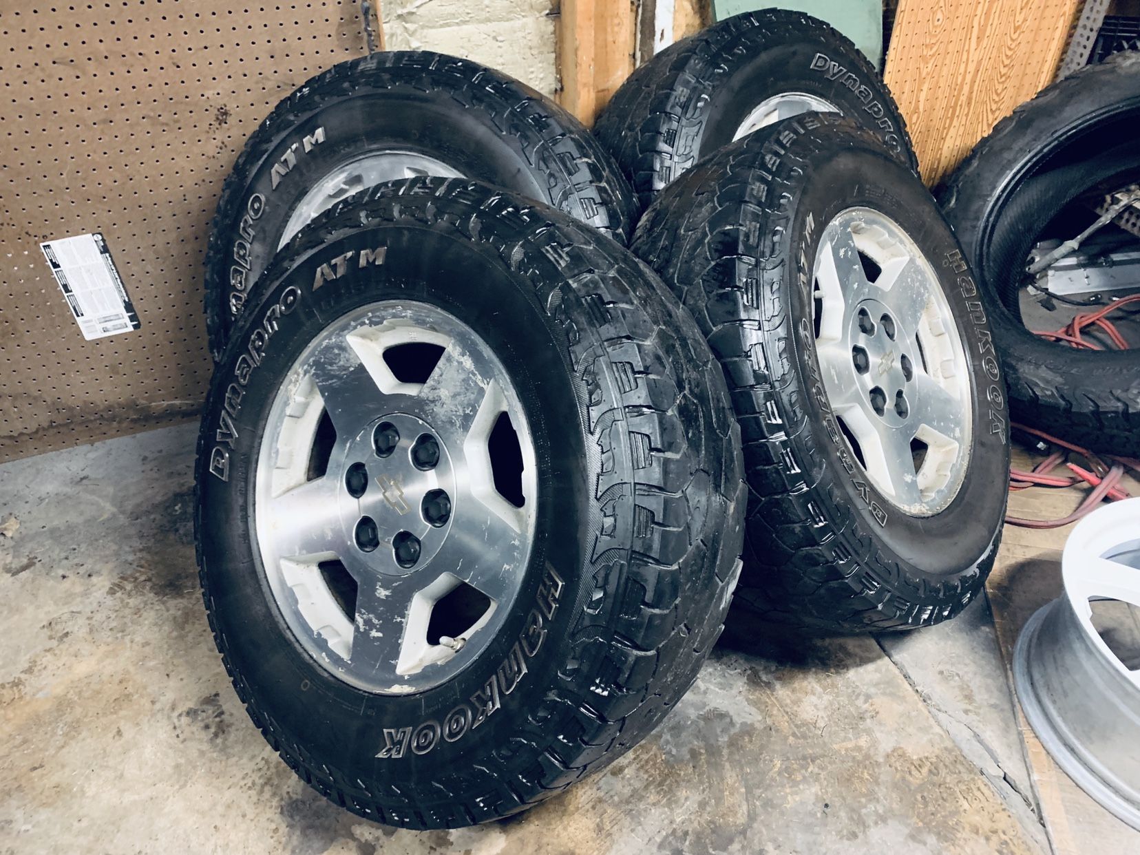 Set De Rines 17 De 6 Birlos Para Chevy Toyota Nissan Gmc Lexus 6x139 Tienen Sensores
