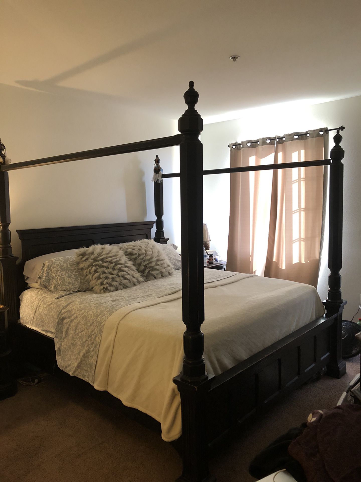 Cal Kin Bedroom Set