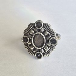 MARCASITE SILVER SUNBURST NEW SIZE 8 EMBOSSED ORNATE TRENDSETTER  RING