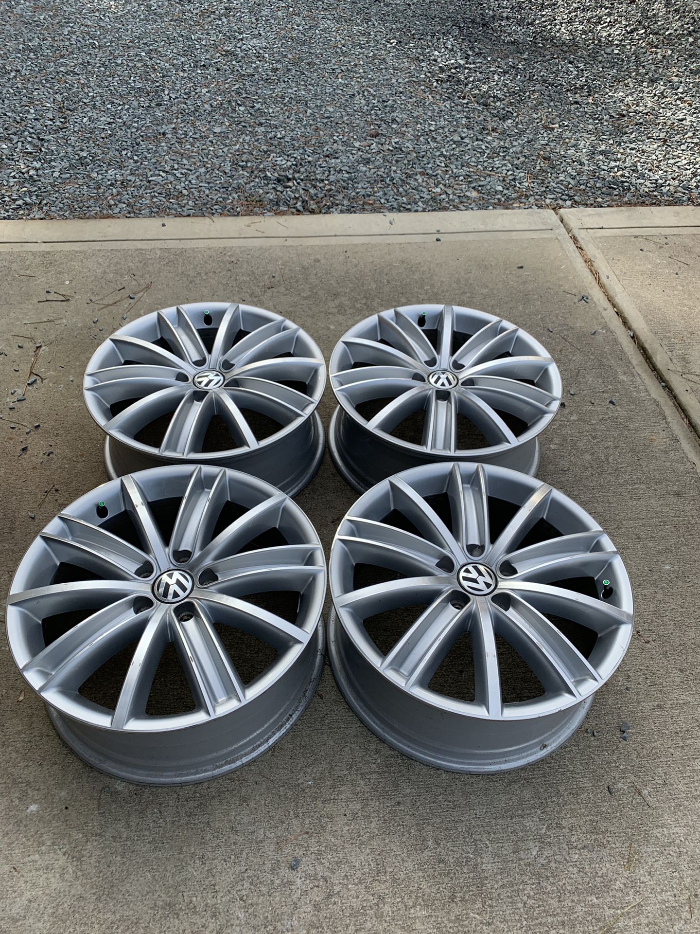 Original Volkswagen car wheels rims set of 4 (size 18, offset 43) MAKE OFFERS