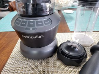 NutriBullet ZNBF30500Z Blender Combo 1200 Watt, 1200W, Dark Gray (Used) 