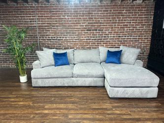 Delivery Available Maceys gray 2pc sectional sofa couch