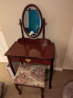 Wood Vanity Like New