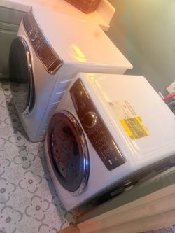 Electrolux Washer and Dryer Set Gas