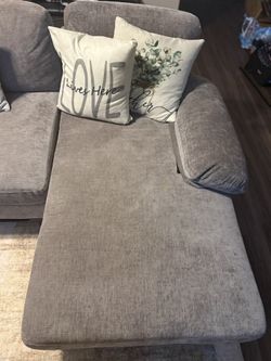 Beautiful U Shaped Sectional Couch Really Good Condition