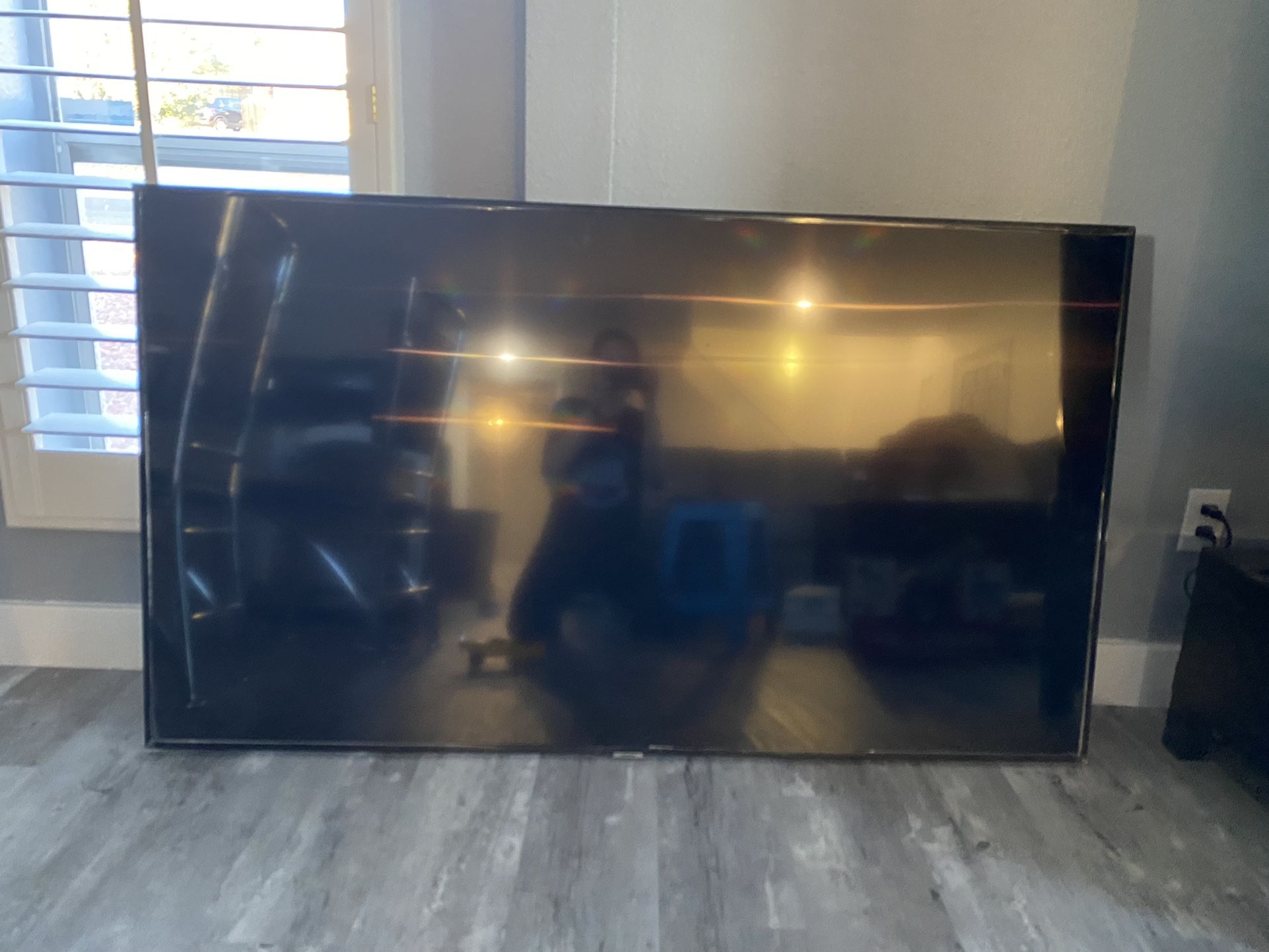 Samsung 7 Series NU7100 65" - Flat 4K UHD Smart LED TV