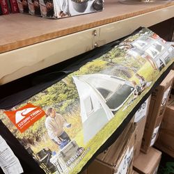 7-Person 1-Room Teepee Tent, with Vented Rear Window, Green, New  