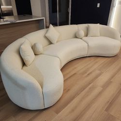 Olivia Ivory Curved Living Room Sectional!! We Do Finance!! Fast Delivery 🚚 