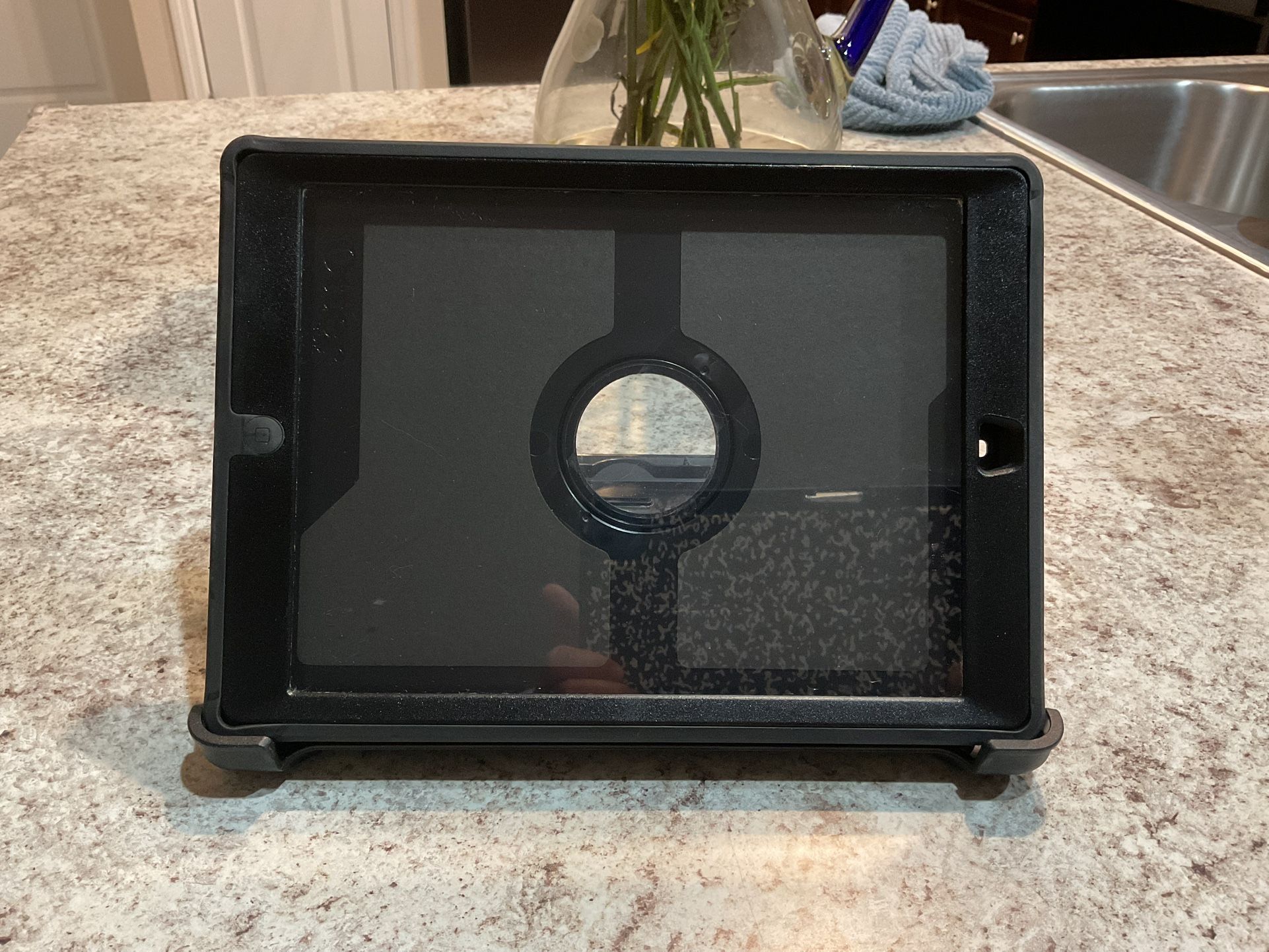 OtterBox Defender Case for Ipad 5th Gen