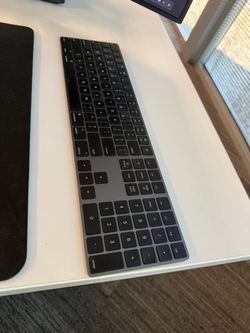 Apple Magic Keyboard w/ Numeric Keypad – Wireless Bluetooth