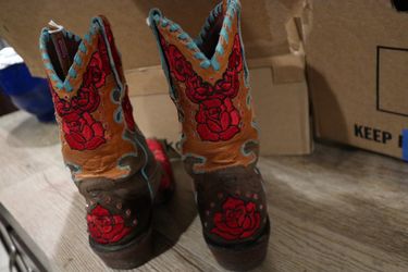 Ariat rosita boots online