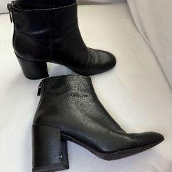Stuart Weitzman Leather Boots Size 8 Used A Couple Times In Really Great Condition 