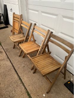 Set of 5 wooden folding chairs