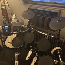 Alesis drum set 