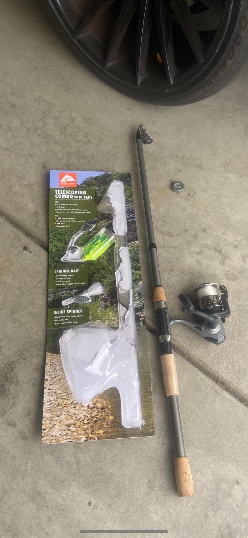 Ozark Trail Fishing pole Combo With Baits for Sale in Sacramento