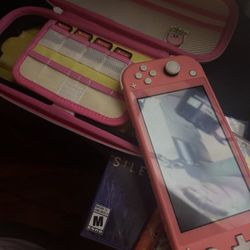 Nintendo Switch Lite With 4 Games And Case 
