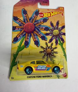 Hot Wheels Custom Ford Maverick 2/5 Yellow