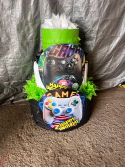 Gamer three tier pinata with balls