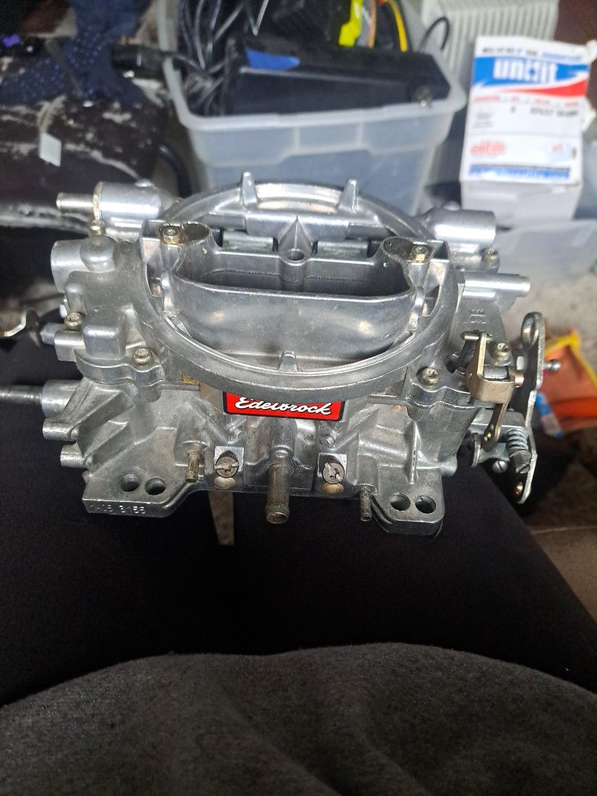 Edelbrock 4 Barrel Carburetor for Sale in North Las Vegas, NV OfferUp