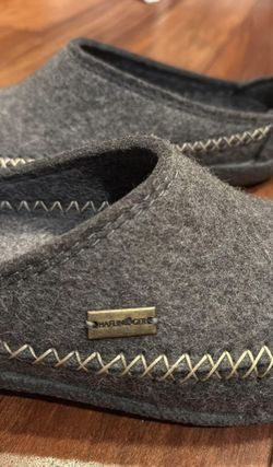 HAFLINGER Men’s Size 9, Woman 11