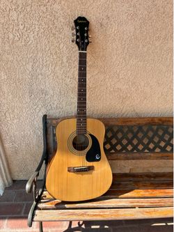 guitar Epiphone nice n  clean