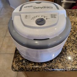 Nesco Professional Food And Jerky Dehydrator