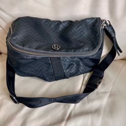 lululemon athletica Black Good Fortune Fanny Pack Belt Crossbody Bag