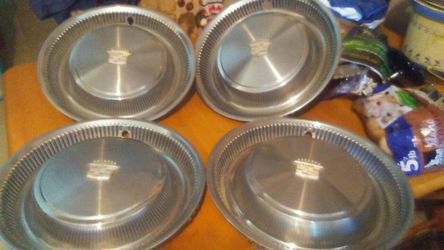Cadillac hub caps
