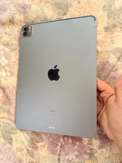 iPad Pro 3rd generation 128GB 11  inch screen (excellent condition)