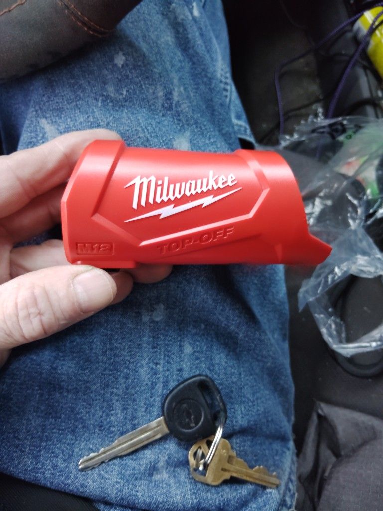 New M12 Milwaukee Power Source And Charger