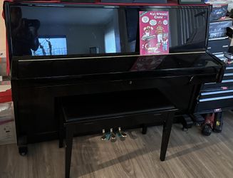 Pearl River Upright piano