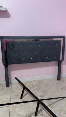 Gray Full Size Bed And mattress