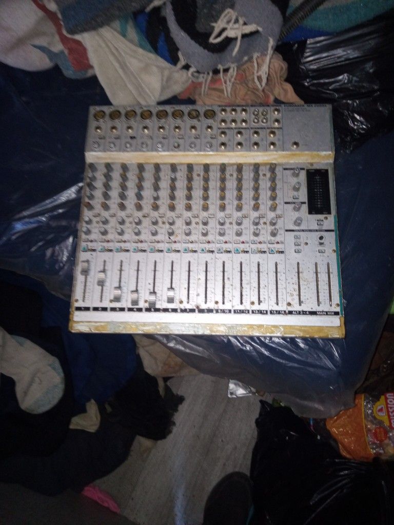 Eurorack MX-2004A