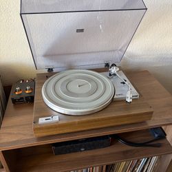Yamaha YP-211 Vintage Record Player
