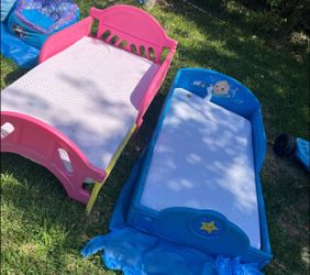 2 beds girl and boy