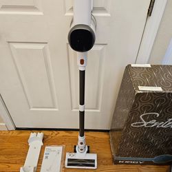 New Cond TICOM     Vacuum With ATTACHMENT  AMAZING POWER SUCTION   WORKS EXCELLENT  , IN THE BOX