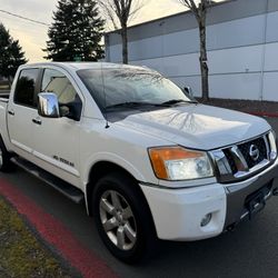2008 Nissan Titan Crew Cab SE (4WD!!!)