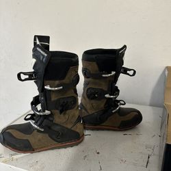 Alpinestar Tech T Boot Size 9 (Like New)