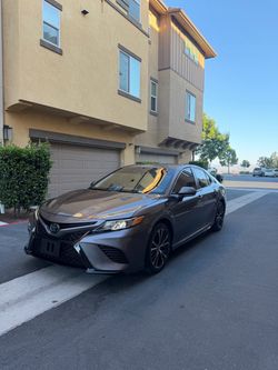 Toyota Camry SE 2019