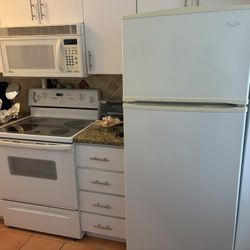 Aptartment / Condo Kitchen Oven Range Micro