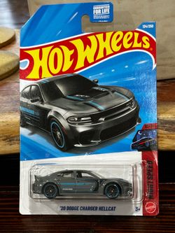 Hot Wheels 2020 Dodge Charger Hellcat