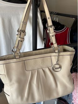 Coach Bag Cream