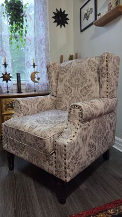 Brand New Beauitful Arm Chair!