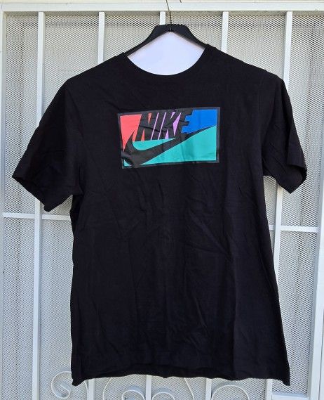 Nike Club Graphic Tshirt