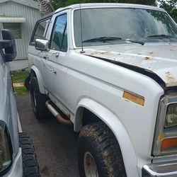 1985 Ford Bronco 4WD