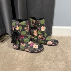 Super Fun Floral Black and Pink Aldo Boots size 9! These boots are so comfy!