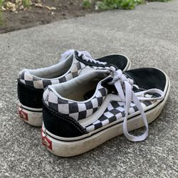 Checker Platform Vans