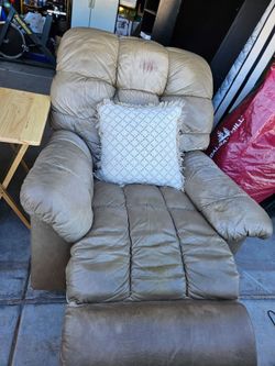 Recliner chairs