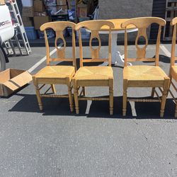 Vintage Table and 4 Chairs $100.00