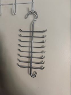 Tie belt hanger